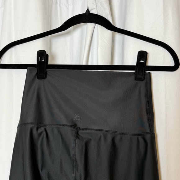 Aerie OFFLINE Black High Rise 7/8 Leggings Size Medium Stretch Activewear - Picture 7 of 13